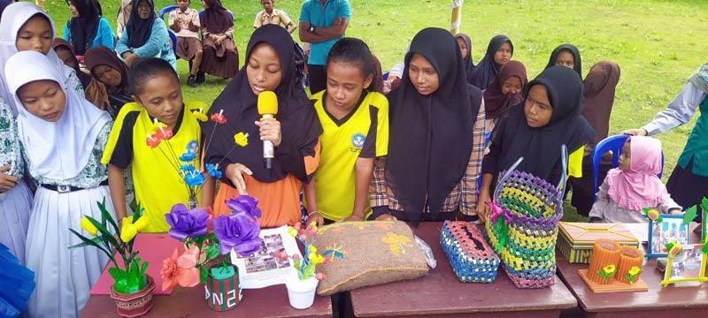 © Stiftung Meeresschutz: Upcycling-Projekt für Frauen auf den Bandainseln, Indonesien.